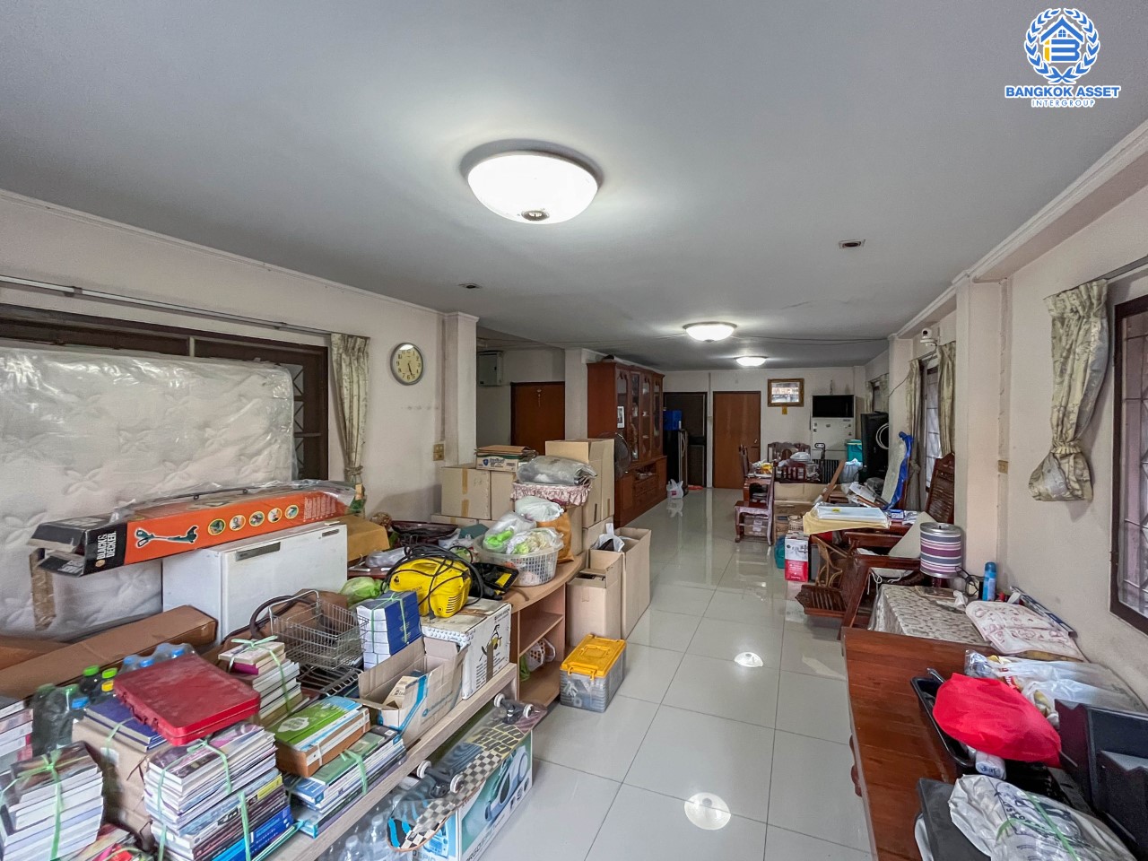 *****บ้านเดี่ยวมือสองกรุงเทพมหานคร หมู่บ้าน ซอยลาดพร้าว35 ลาดพร้าว เนื้อที่กว้างขวางถึง 72 ตร.ว. ฟังก์ชัน 4 ห้องนอน 4 ห้องน้ำ 4 ที่จอดรถ บนทำเลดี เชื่อมต่อ ถ.รัชดาภิเษก,ถ.ลาดพร้าว ใกล้รถไฟฟ้าสายสีน้ำเงิน "สถานีลาดพร้าว" และทางด่วน "ศรีรัช" ห้ามพลาด!